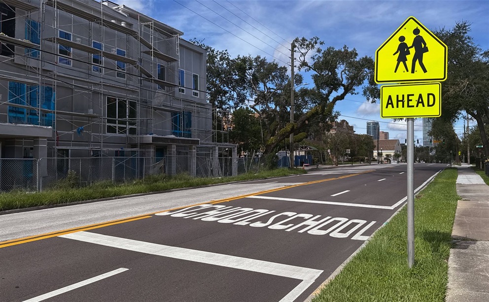 School crossing sign on the street near Howard Middle School