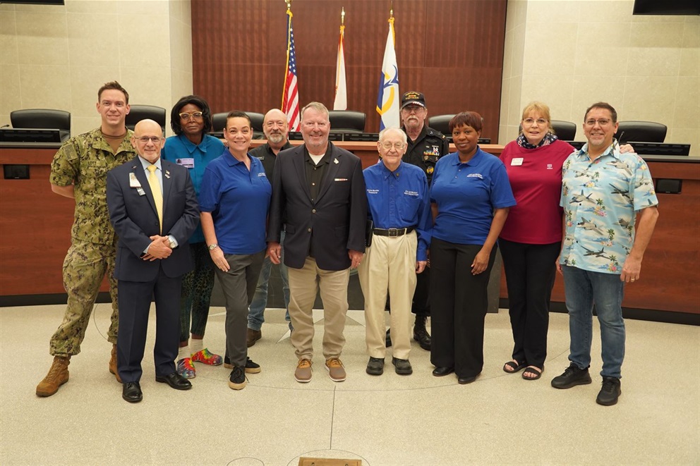 Mayor buddy dyer with his veterans advisory council